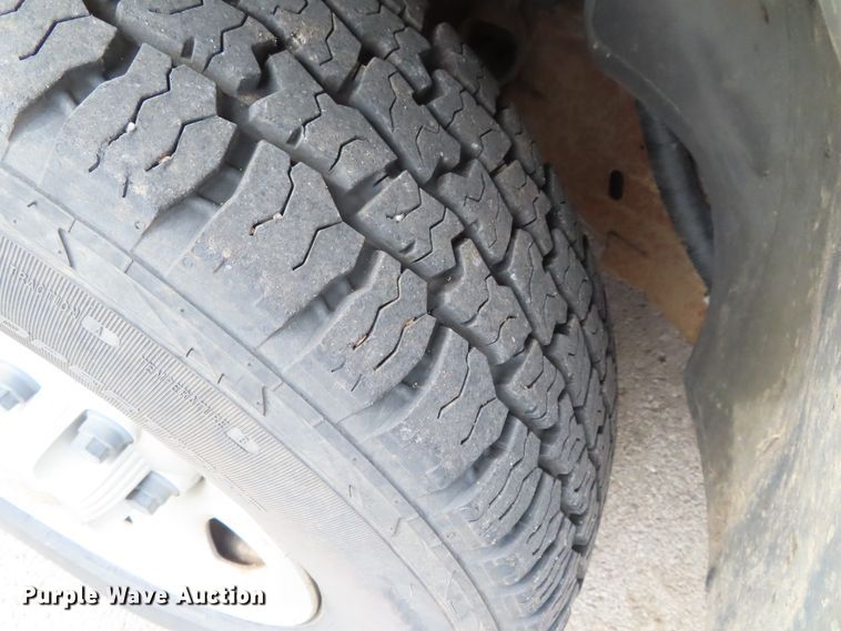 image for item DD6214 2001 Chevrolet Silverado 1500 pickup truck