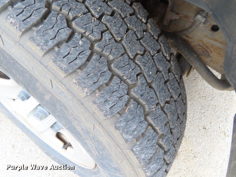 image for item DD6214 2001 Chevrolet Silverado 1500 pickup truck