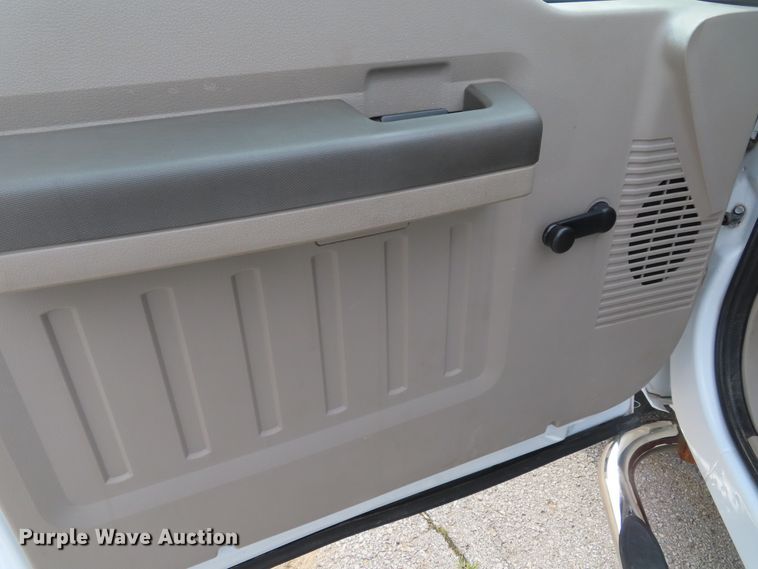 image for item DD6216 2008 Ford F250 Super Duty pickup truck