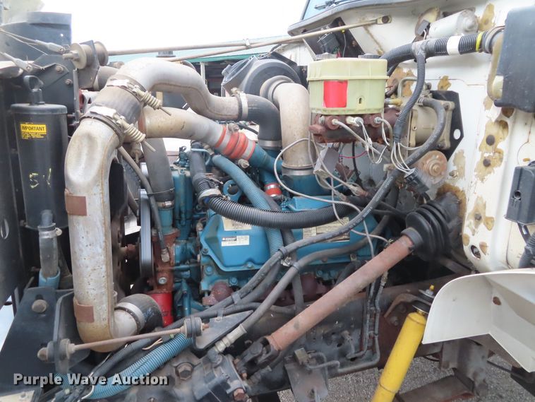 image for item DD6217 1999 International 4900 refuse truck