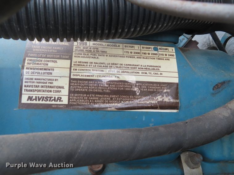 image for item DD6217 1999 International 4900 refuse truck