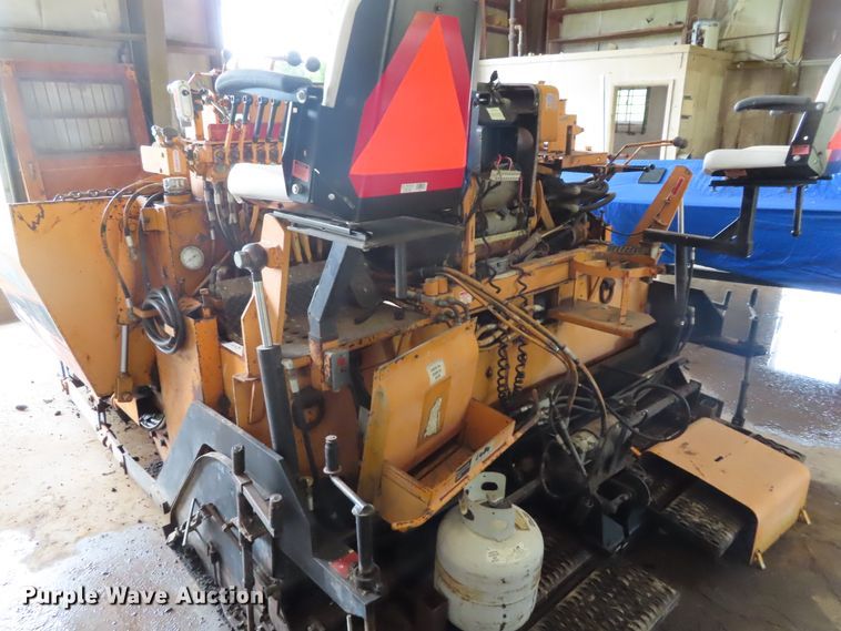 image for item DD6219 LeeBoy L8000T paver