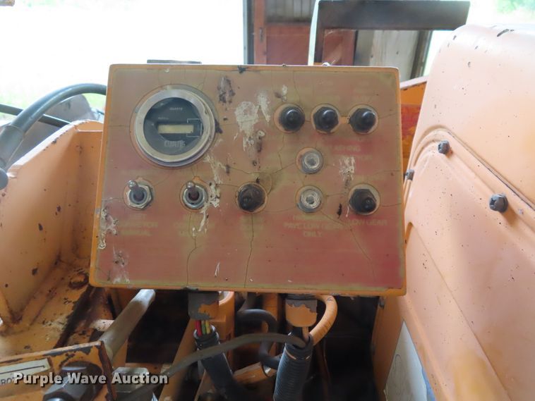 image for item DD6219 LeeBoy L8000T paver