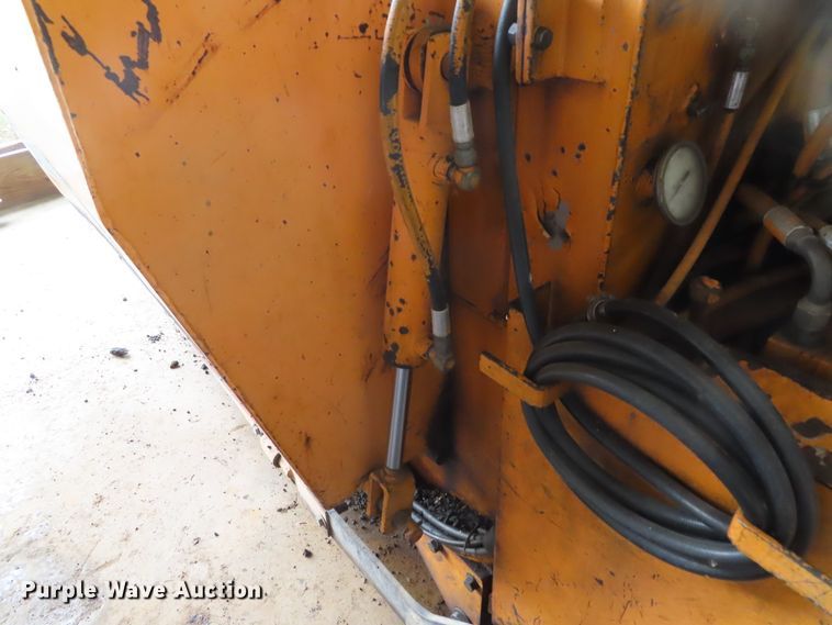 image for item DD6219 LeeBoy L8000T paver