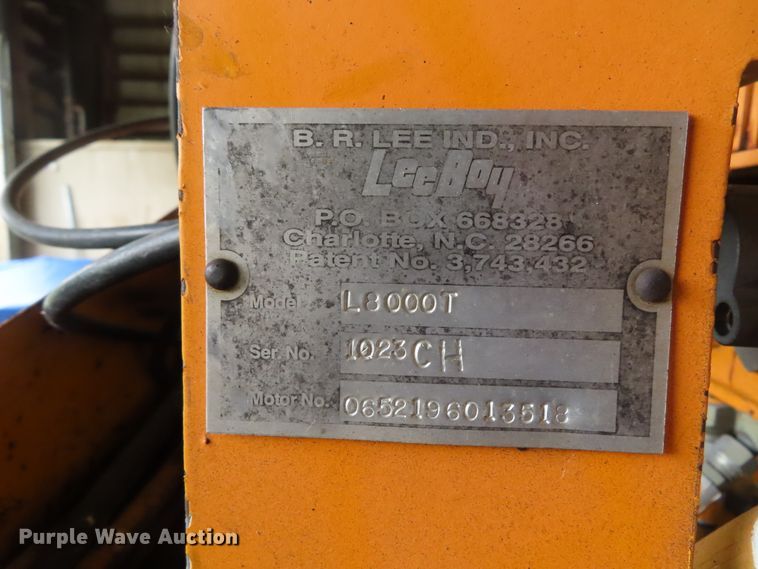 image for item DD6219 LeeBoy L8000T paver