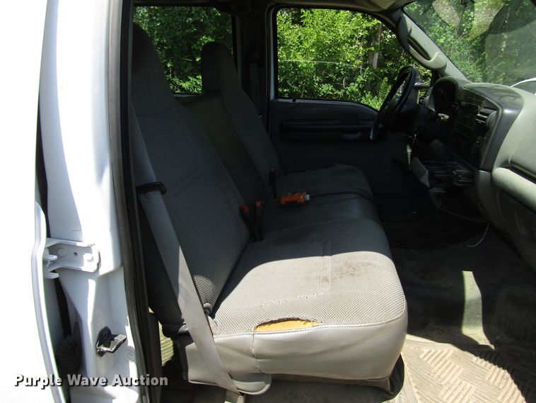 image for item DD6253 2006 Ford F450 Crew Cab dump truck