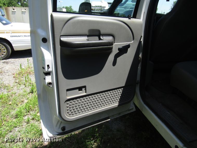 image for item DD6253 2006 Ford F450 Crew Cab dump truck