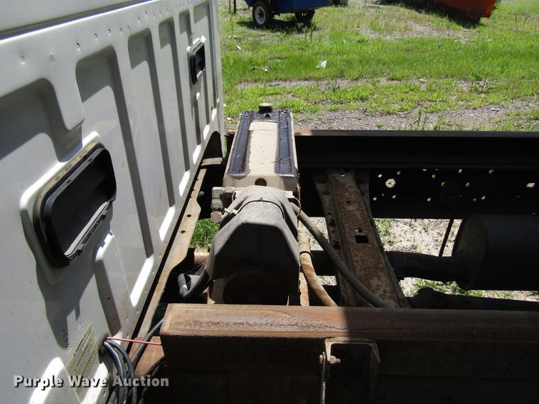 image for item DD6253 2006 Ford F450 Crew Cab dump truck