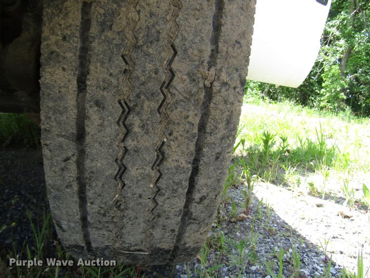 image for item DD6253 2006 Ford F450 Crew Cab dump truck