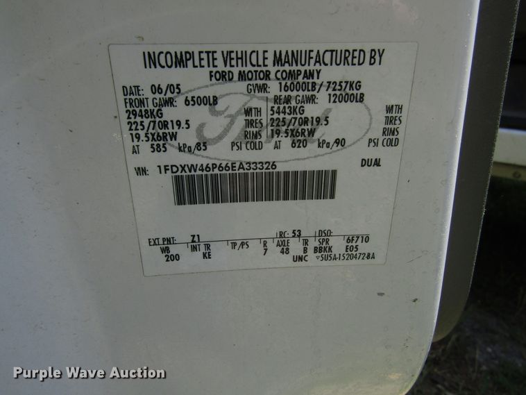 image for item DD6253 2006 Ford F450 Crew Cab dump truck