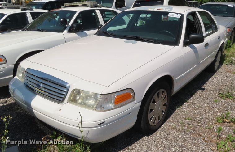 image for item DD6261 2006 Ford Crown Victoria Police Interceptor