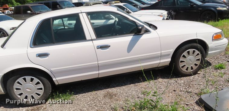 image for item DD6261 2006 Ford Crown Victoria Police Interceptor