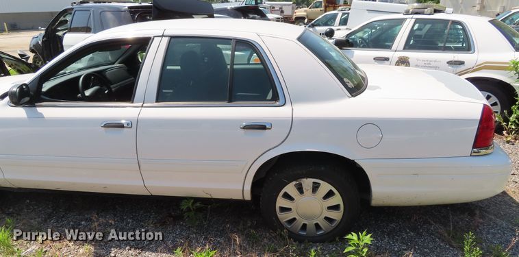 image for item DD6261 2006 Ford Crown Victoria Police Interceptor