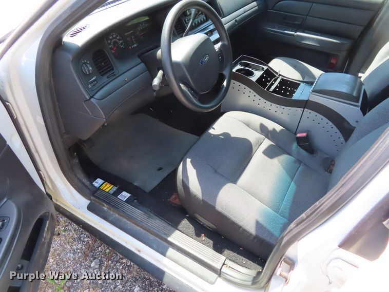 image for item DD6261 2006 Ford Crown Victoria Police Interceptor