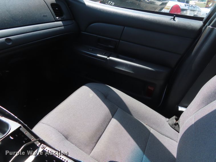 image for item DD6261 2006 Ford Crown Victoria Police Interceptor