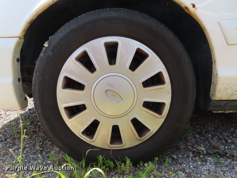 image for item DD6261 2006 Ford Crown Victoria Police Interceptor