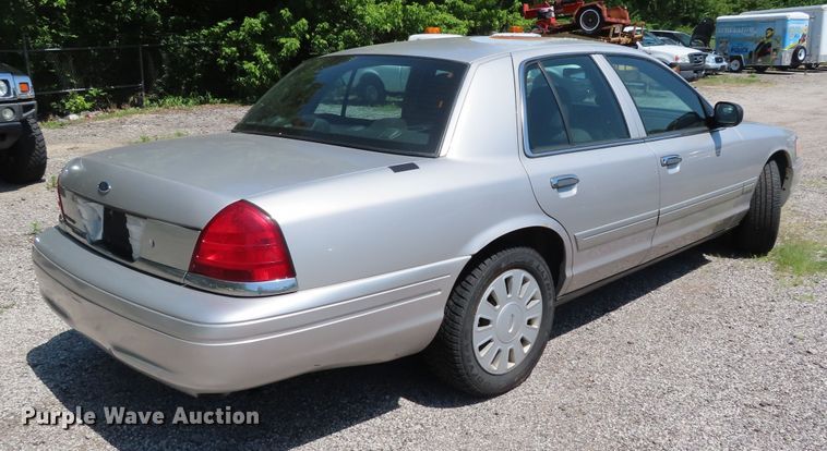 image for item DD6262 2006 Ford Crown Victoria Police Interceptor