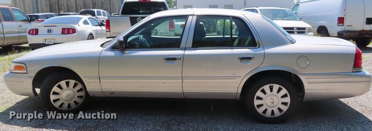 image for item DD6262 2006 Ford Crown Victoria Police Interceptor