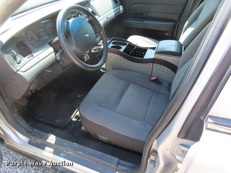 image for item DD6262 2006 Ford Crown Victoria Police Interceptor