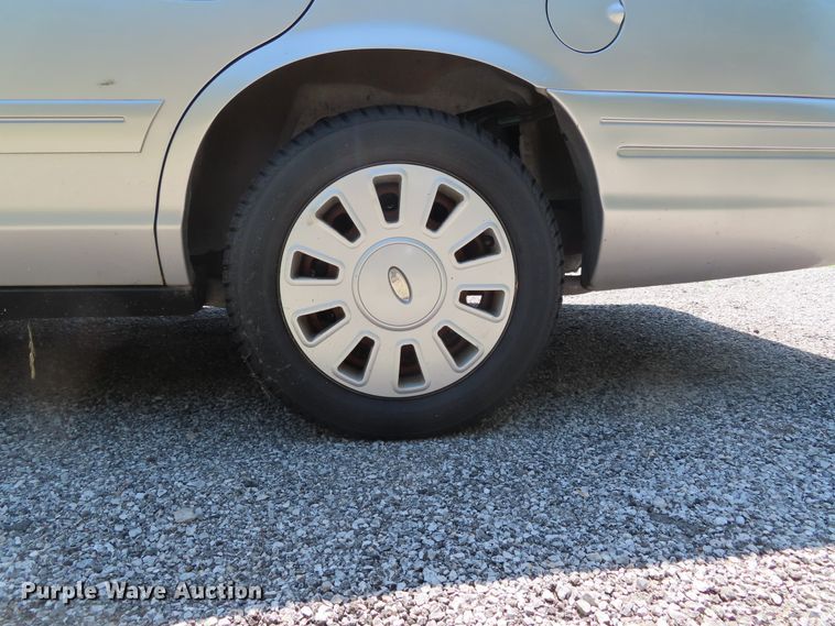 image for item DD6262 2006 Ford Crown Victoria Police Interceptor