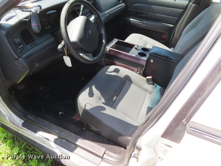 image for item DD6263 2008 Ford Crown Victoria Police Interceptor