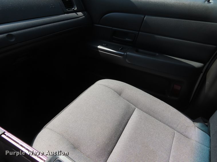 image for item DD6263 2008 Ford Crown Victoria Police Interceptor
