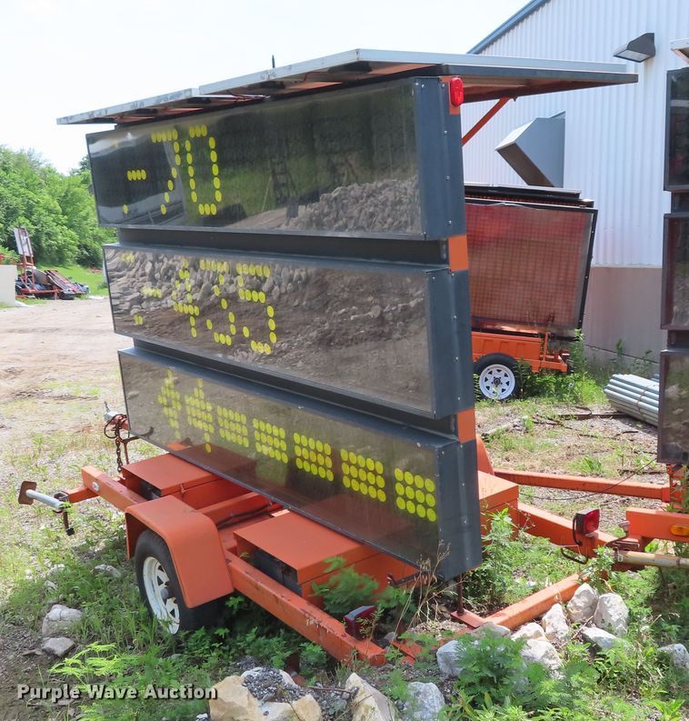 image for item DD6265 1997 American Signal Co message board trailer