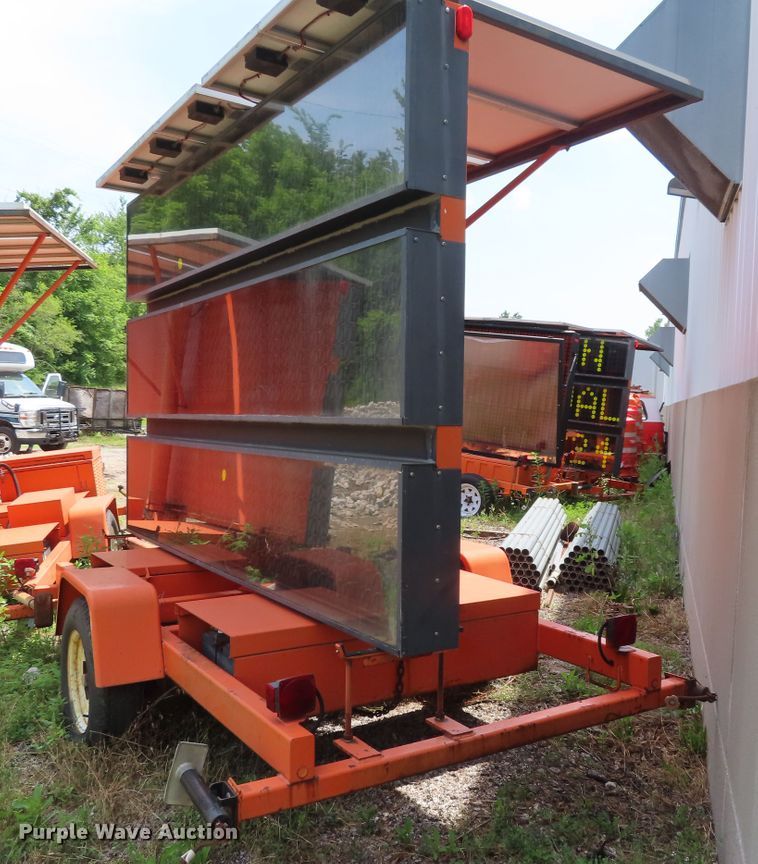 image for item DD6266 1997 American Signal Co message board trailer