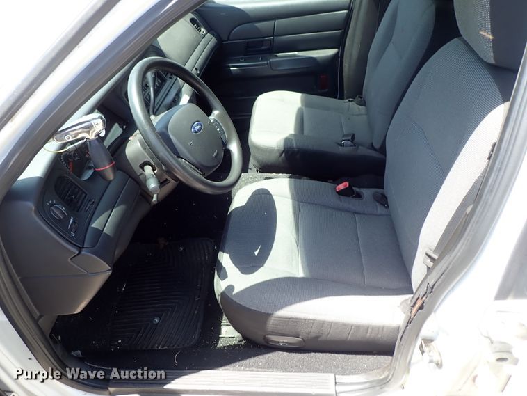 image for item DE5407 2006 Ford Crown Victoria Police Interceptor