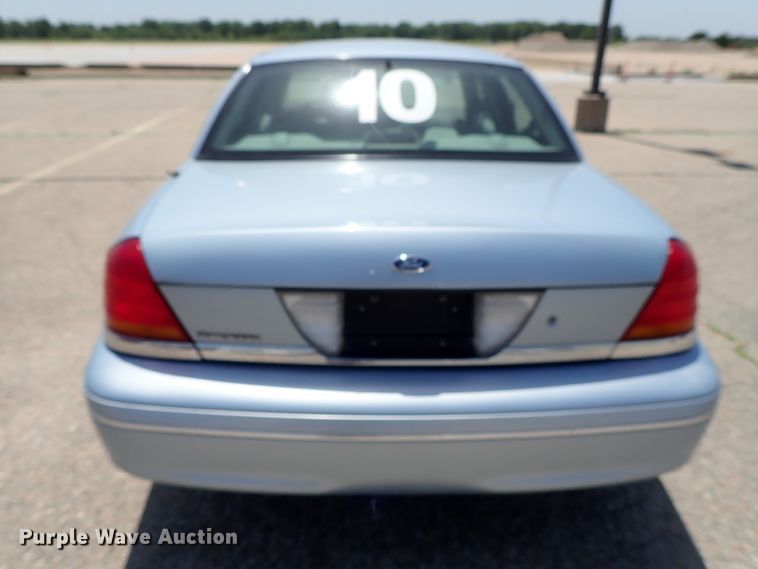 image for item DE5410 2003 Ford Crown Victoria Police Interceptor