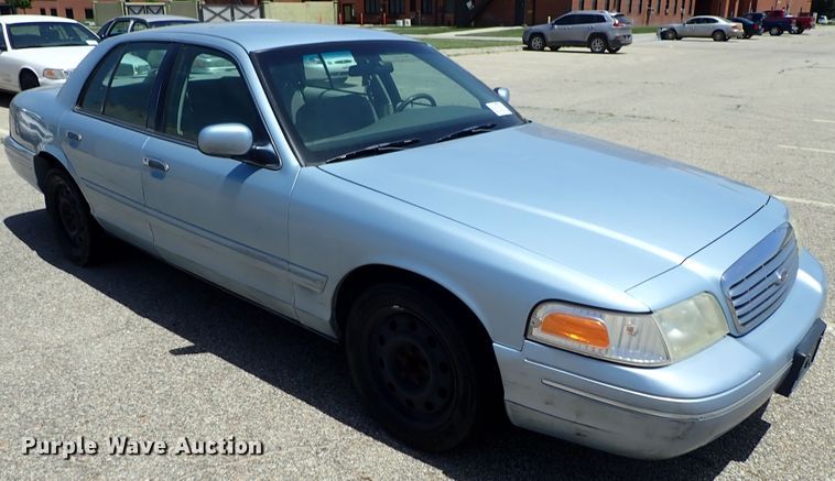 image for item DE5410 2003 Ford Crown Victoria Police Interceptor