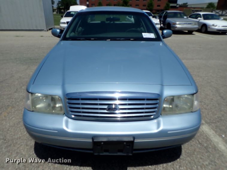 image for item DE5410 2003 Ford Crown Victoria Police Interceptor