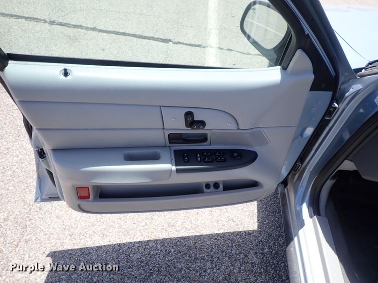 image for item DE5410 2003 Ford Crown Victoria Police Interceptor