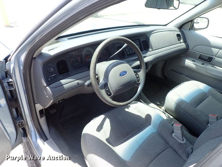 image for item DE5410 2003 Ford Crown Victoria Police Interceptor