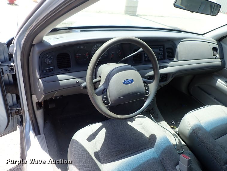 image for item DE5410 2003 Ford Crown Victoria Police Interceptor