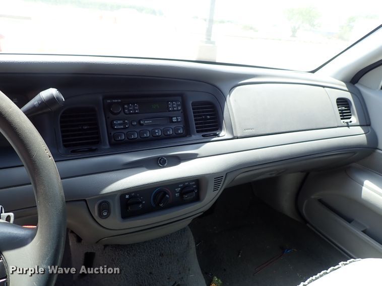 image for item DE5410 2003 Ford Crown Victoria Police Interceptor
