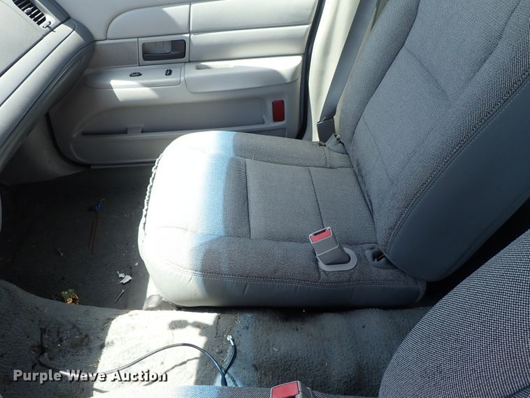 image for item DE5410 2003 Ford Crown Victoria Police Interceptor