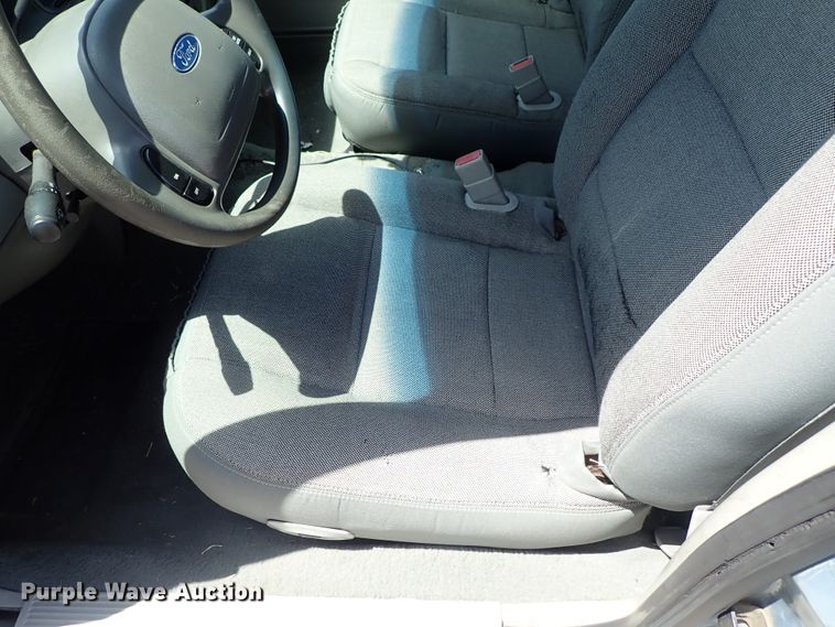 image for item DE5410 2003 Ford Crown Victoria Police Interceptor