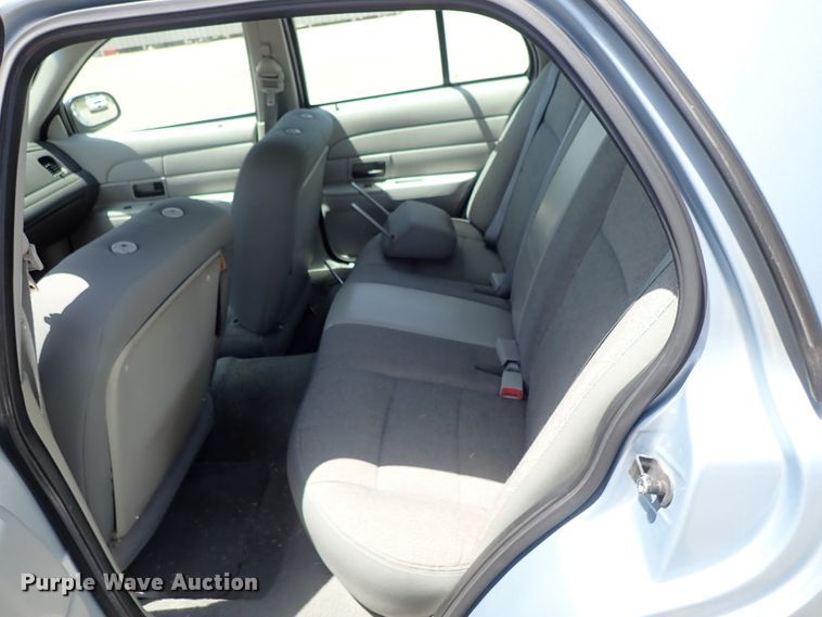 image for item DE5410 2003 Ford Crown Victoria Police Interceptor