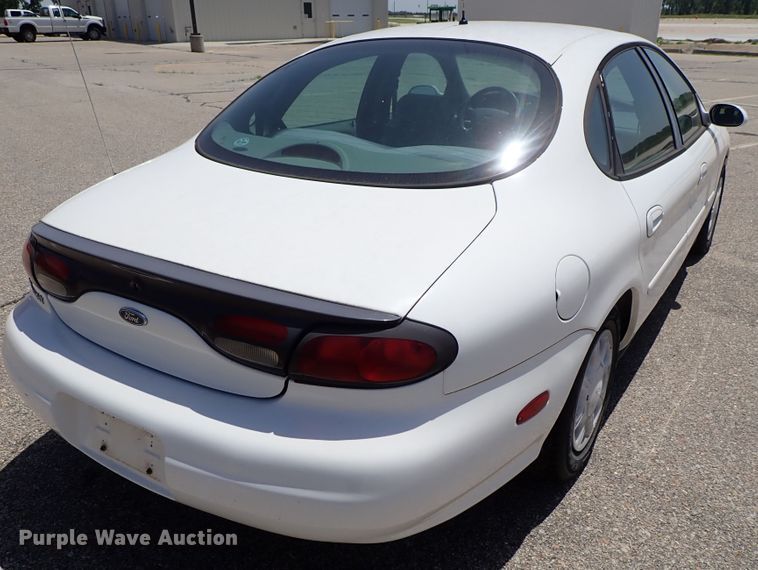 image for item DE5413 1998 Ford Taurus