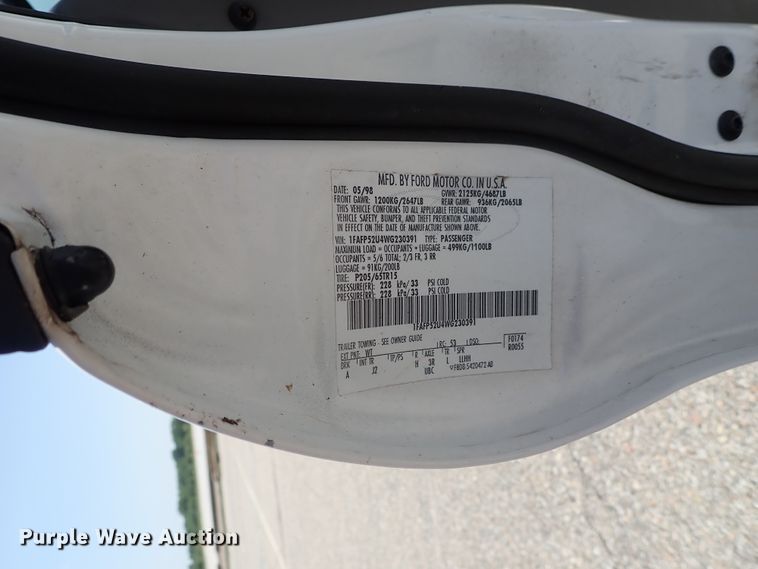 image for item DE5413 1998 Ford Taurus