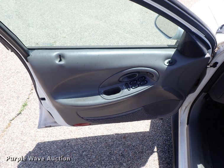 image for item DE5413 1998 Ford Taurus