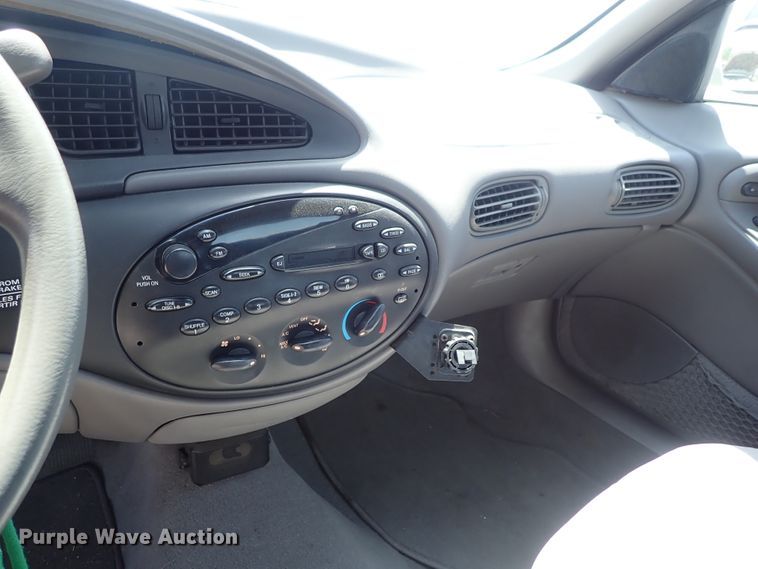 image for item DE5413 1998 Ford Taurus