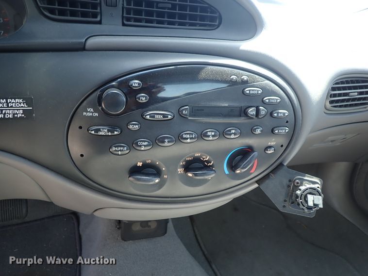 image for item DE5413 1998 Ford Taurus