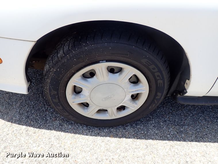 image for item DE5413 1998 Ford Taurus
