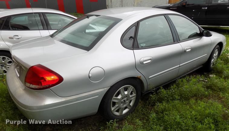 image for item DE7701 2005 Ford Taurus SE