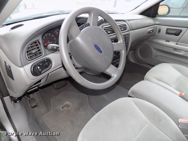 image for item DE7701 2005 Ford Taurus SE