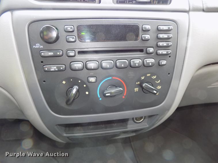 image for item DE7701 2005 Ford Taurus SE