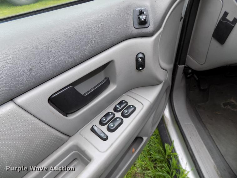 image for item DE7701 2005 Ford Taurus SE