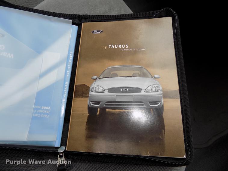 image for item DE7701 2005 Ford Taurus SE